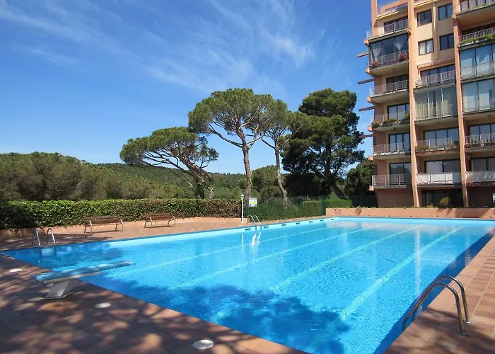Pinos Per 4 Persones Amb Piscina Comunitària A L'urbanització Pinos * Castell-Platja d'Aro